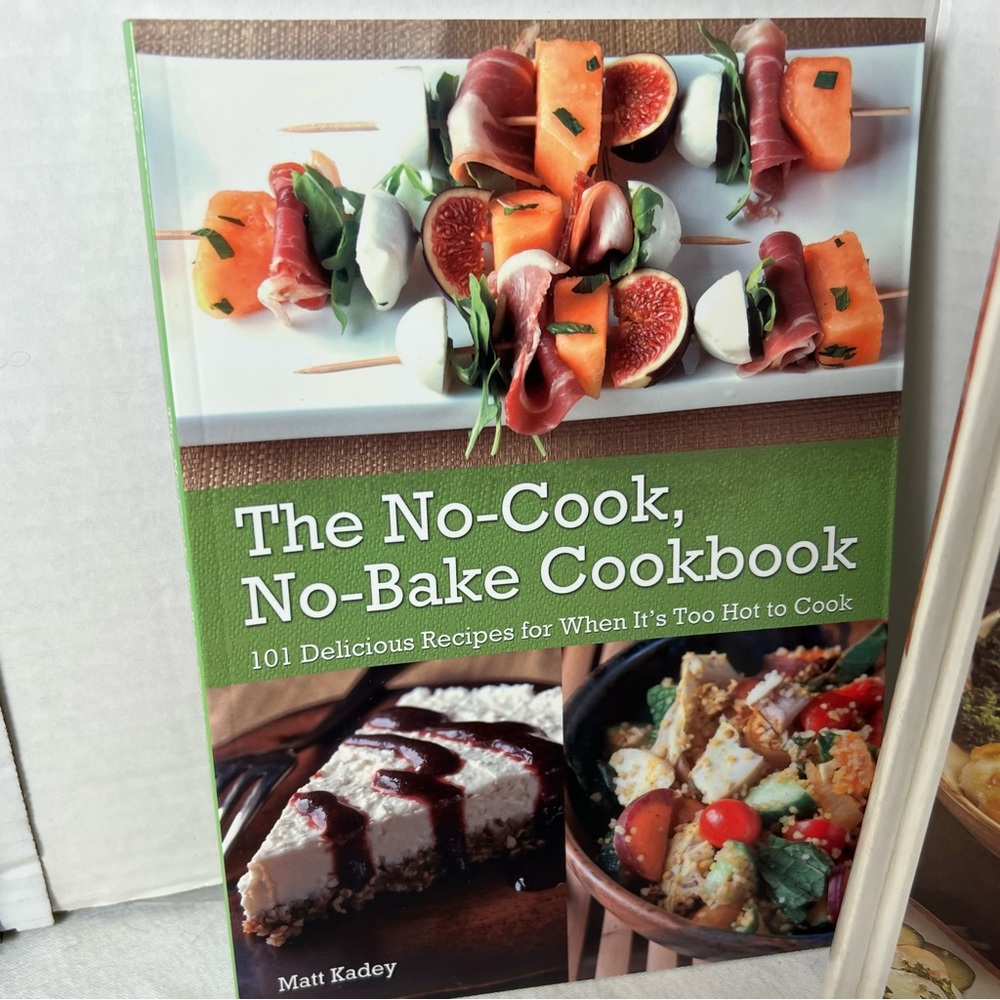 COOKBOOK NOOK GIFT SET - Picture 11 of 14